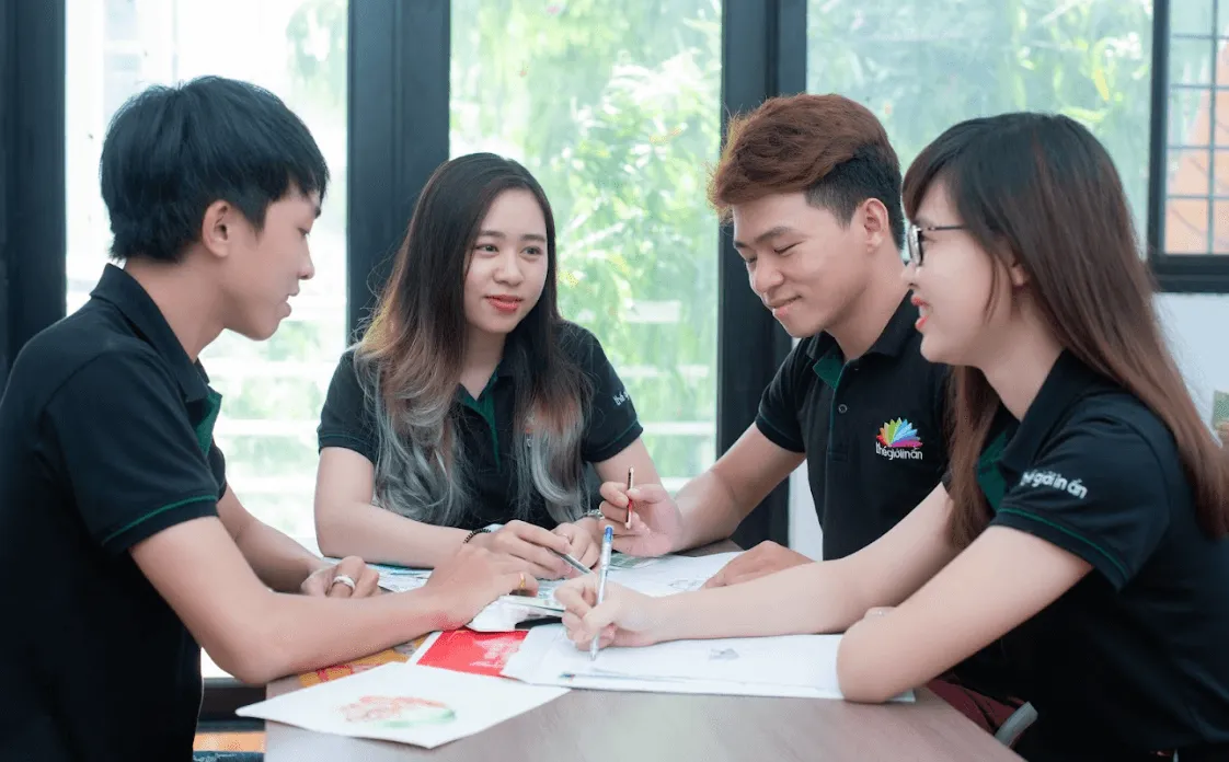Tháng 1 - Tuyển dụng Nhân viên Thiết Kế